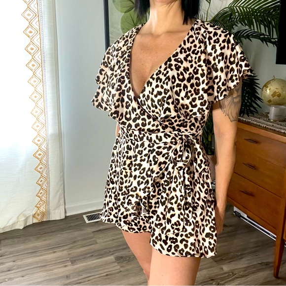 Do + Be Leopard Romper Shirts, Wrap Style Size: Medium, NWT!! - Picture 5 of 7